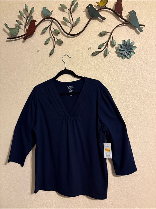 croft & barrow Tops - croft & barrow Navy V-Neck Long Sleeve Women's Top